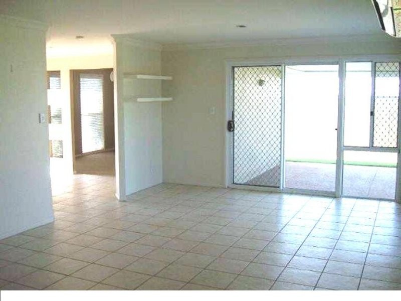 16 Barton Street, Middle Ridge QLD 4350