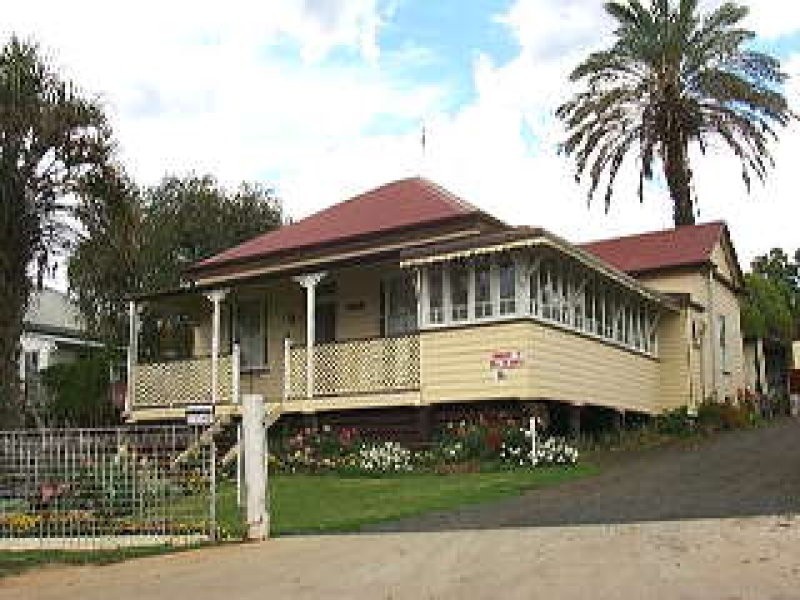 16 Gordon Street, North Toowoomba QLD 4350