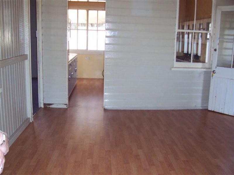 16 Gordon Street, North Toowoomba QLD 4350