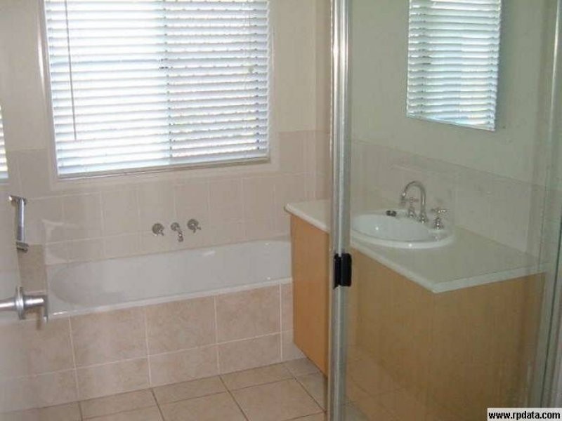 16 Barton Street, Middle Ridge QLD 4350