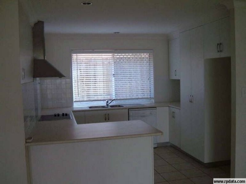 16 Barton Street, Middle Ridge QLD 4350