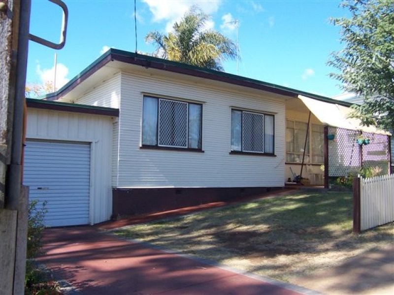 84 Holberton Street, Newtown QLD 4350