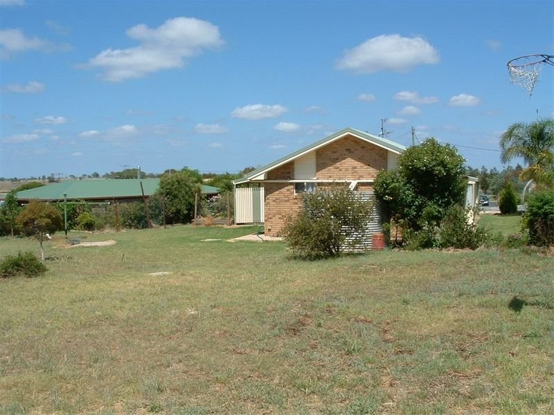 6 Lawmere Court, Kingsthorpe QLD 4400