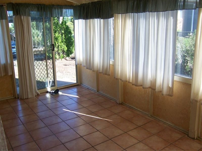 6 Lawmere Court, Kingsthorpe QLD 4400