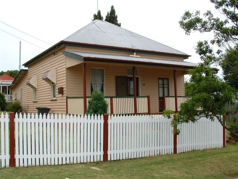 16 Kennedy Street, North Toowoomba QLD 4350