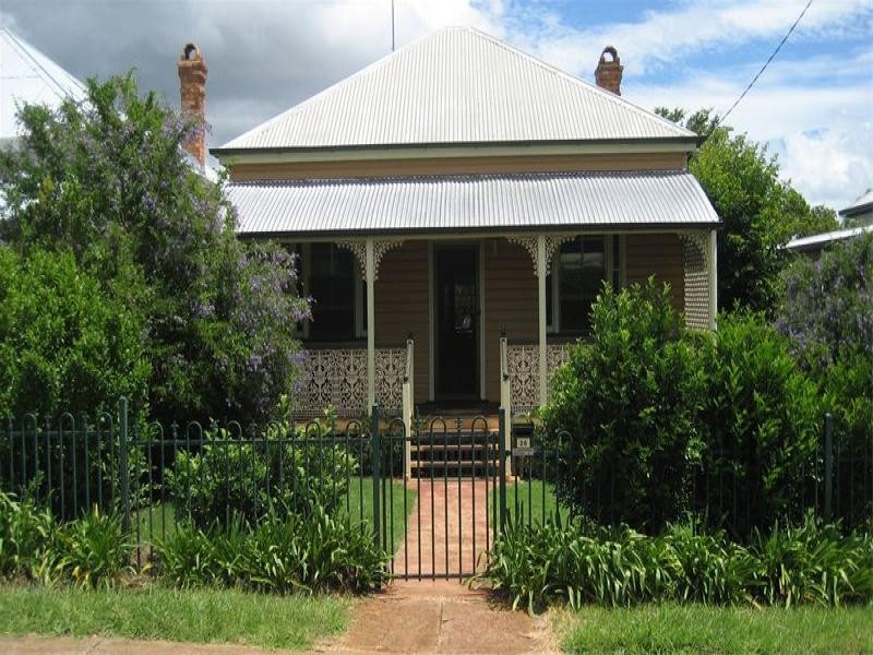 26 Eleanor Street, East Toowoomba QLD 4350