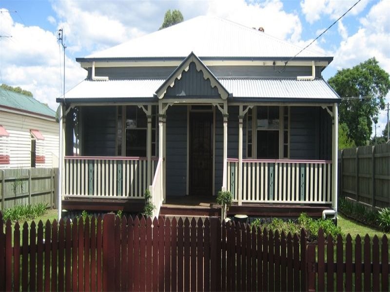 32 Hill Street, Toowoomba QLD 4350