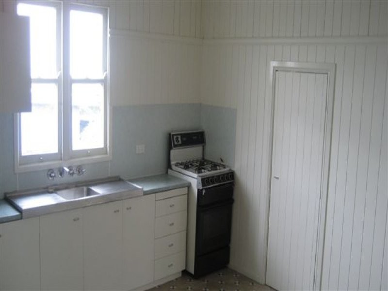 10 Dodd Street, Newtown QLD 4350