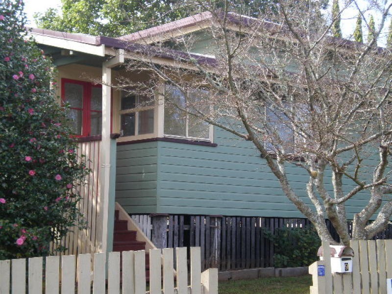 9 Boland Street, Mount Lofty QLD 4350