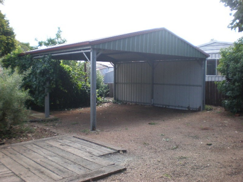 9 Boland Street, Mount Lofty QLD 4350