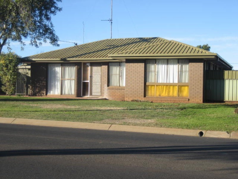 90 Hursley Road, Newtown QLD 4350