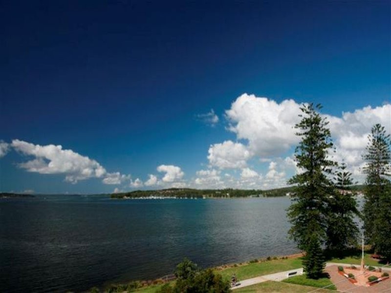 194 The Esplanade, Speers Point NSW 2284
