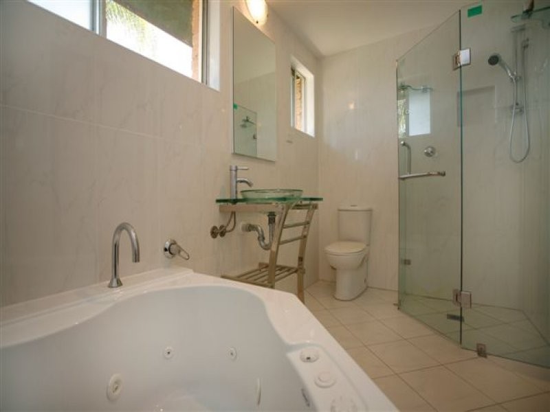 22 Sunlight Parade, Fishing Point NSW 2283