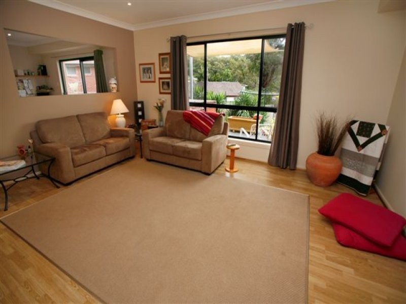 4 Exeter Street, Carey Bay NSW 2283