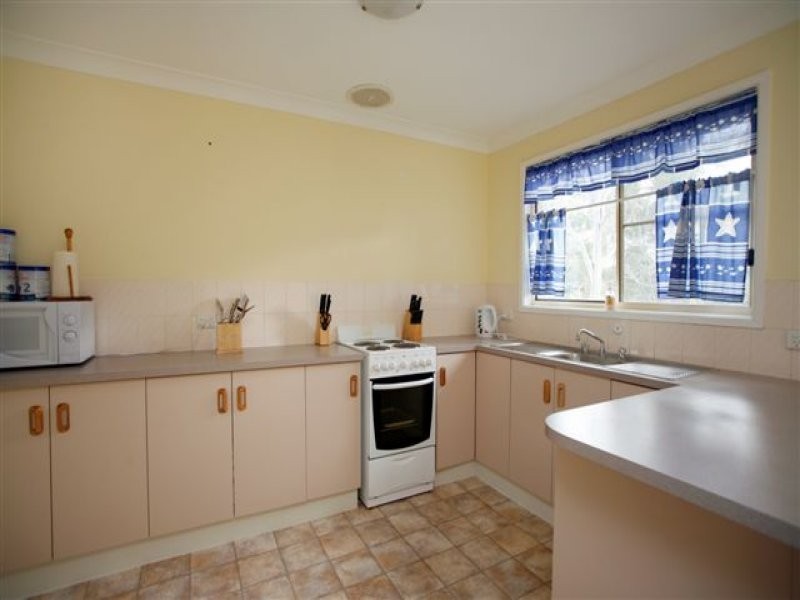 16 Pangela Street, Buttaba NSW 2283