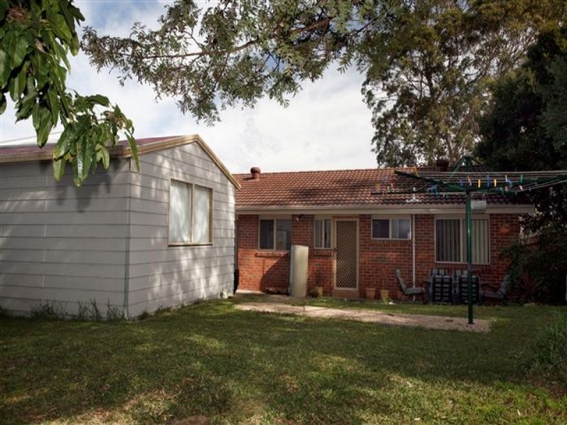 32 Lake Road, Fennell Bay NSW 2283