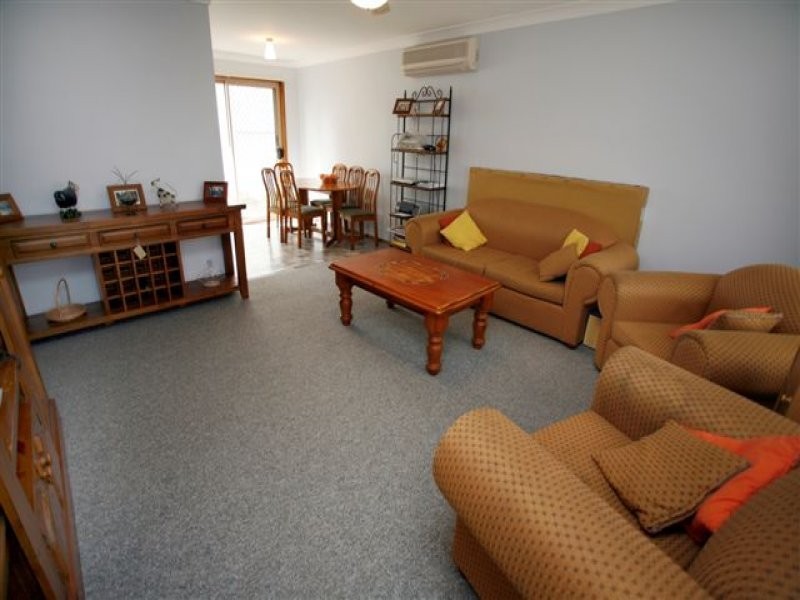 32 Lake Road, Fennell Bay NSW 2283