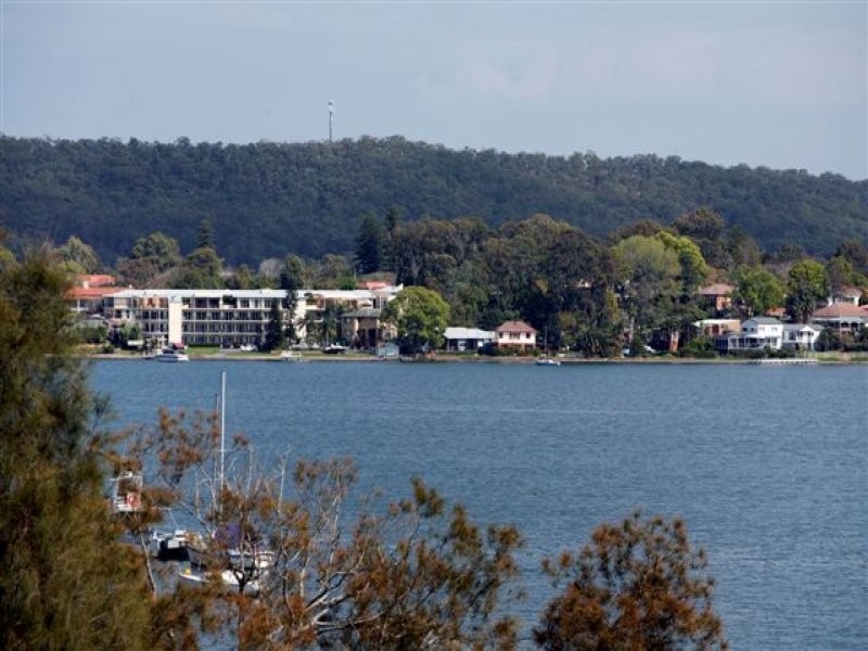 109 Bay Road, Bolton Point NSW 2283