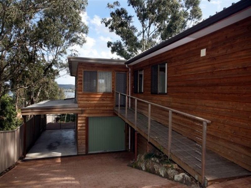 109 Bay Road, Bolton Point NSW 2283