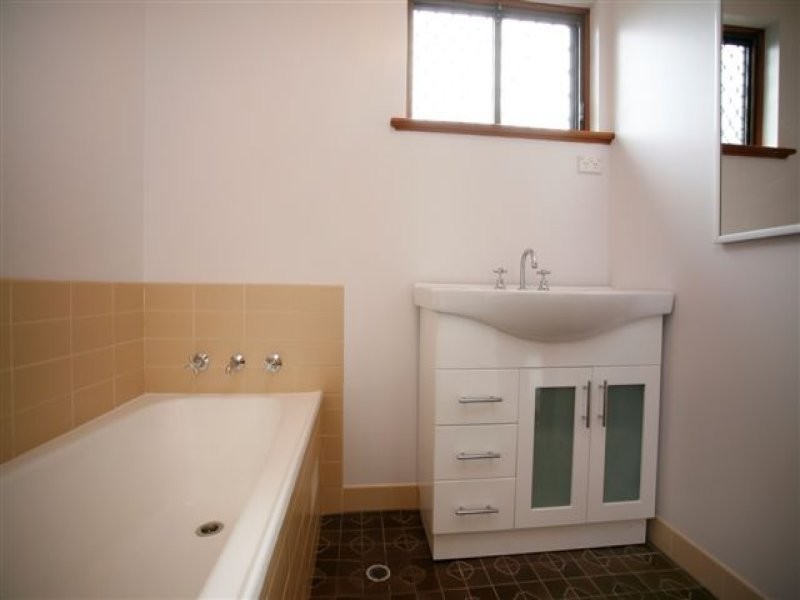 109 Bay Road, Bolton Point NSW 2283