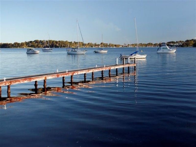 90 Sealand Road, Fishing Point NSW 2283