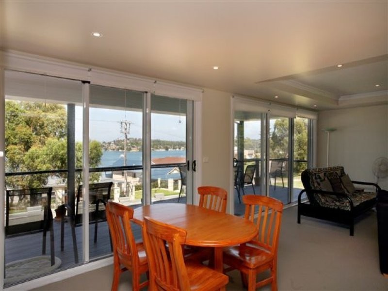 13 Sealand Road, Fishing Point NSW 2283
