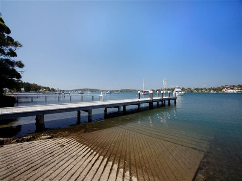 13 Sealand Road, Fishing Point NSW 2283