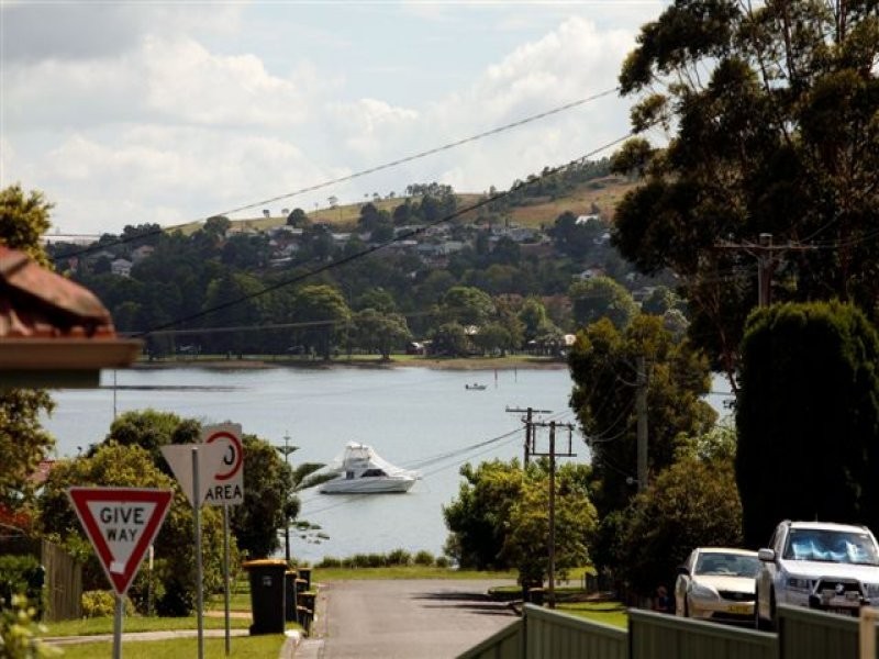 17a Fourth Street, Booragul NSW 2284