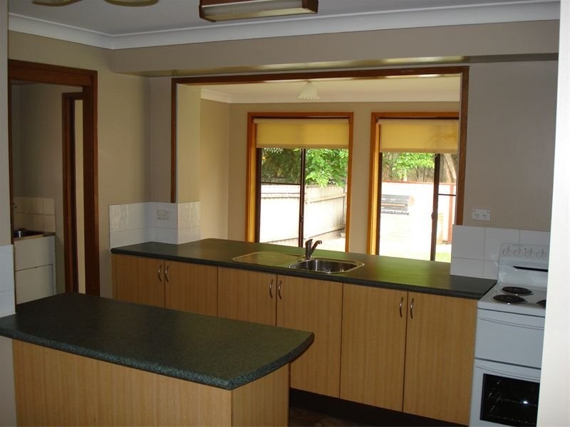 2 Angela Close, Carey Bay NSW 2283