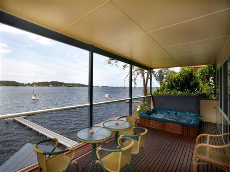 67 Fishing Point Road, Fishing Point NSW 2283