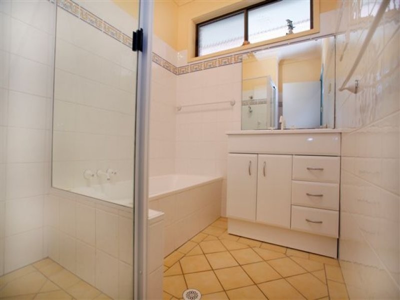 7 Roy Avenue, Bolton Point NSW 2283
