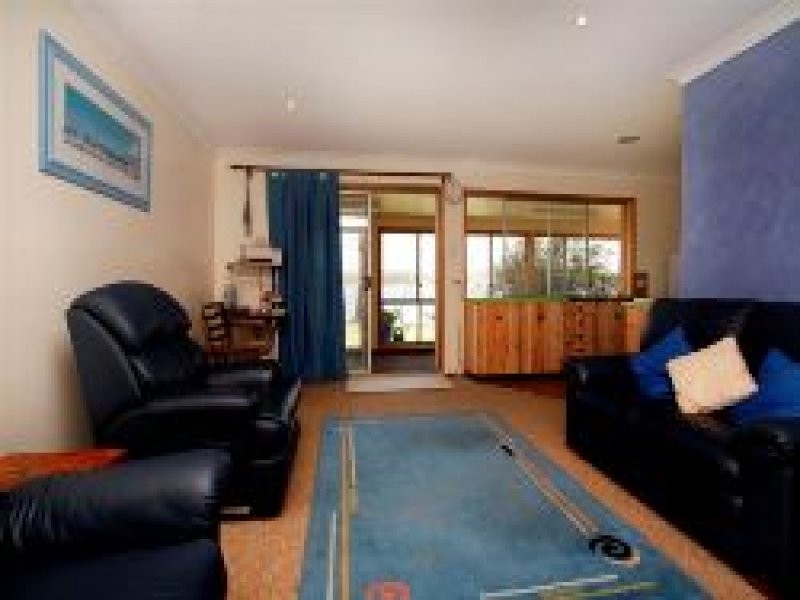 106 Kilaben Road, Kilaben Bay NSW 2283