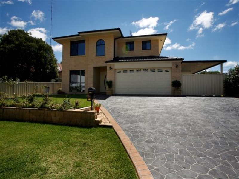 129 Excelsior Parade, Toronto NSW 2283