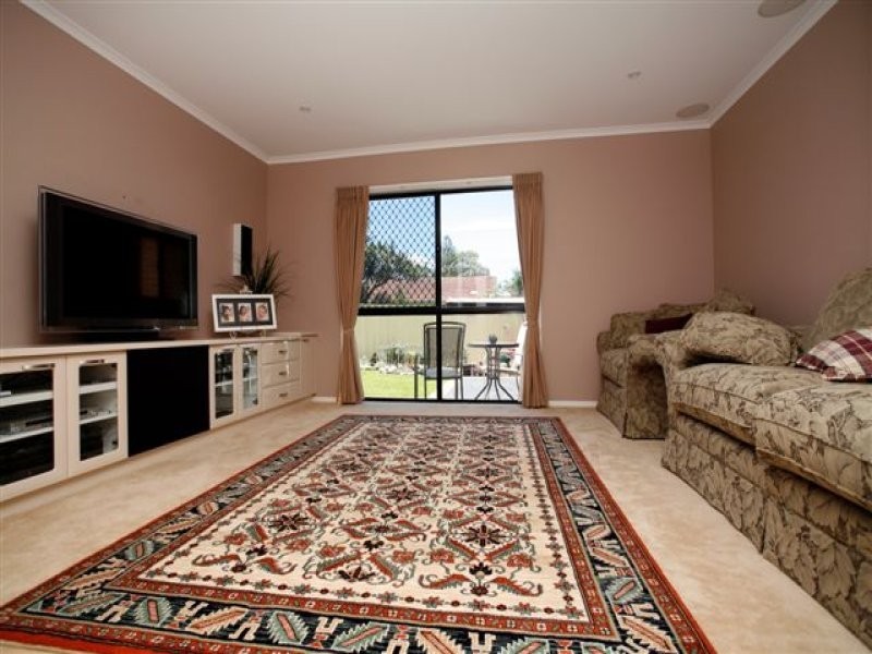 129 Excelsior Parade, Toronto NSW 2283
