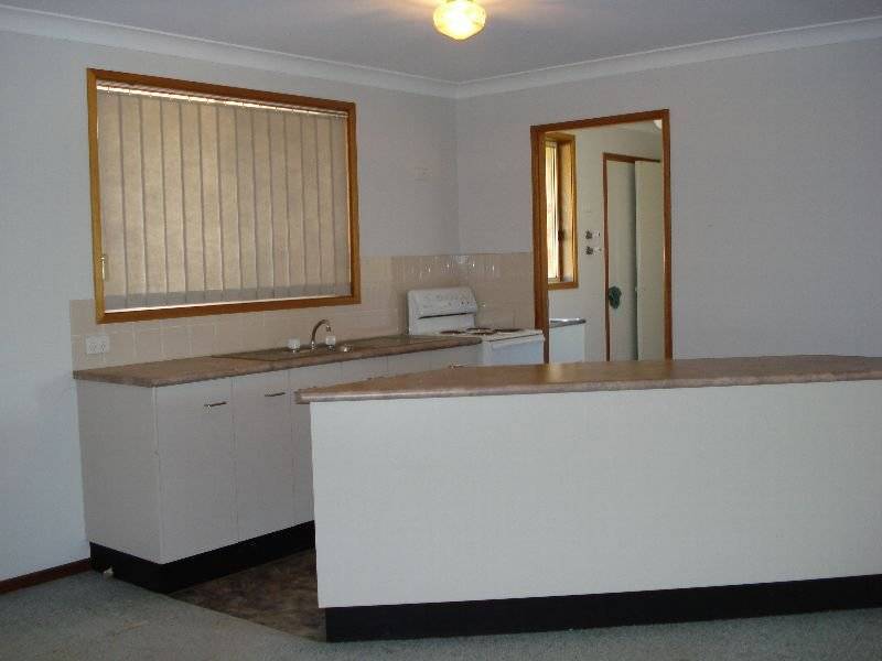 8A Whitehaven Drive, Lakelands NSW 2282