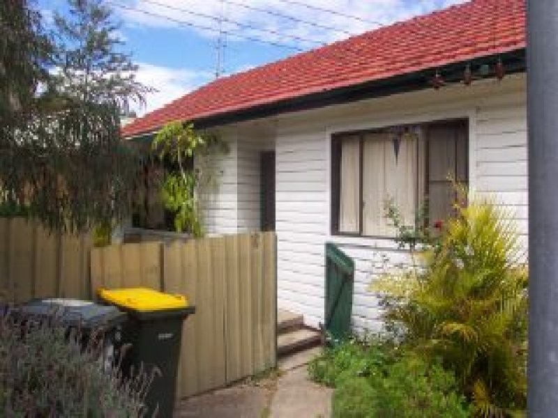15 Coal Point Road, Coal Point NSW 2283