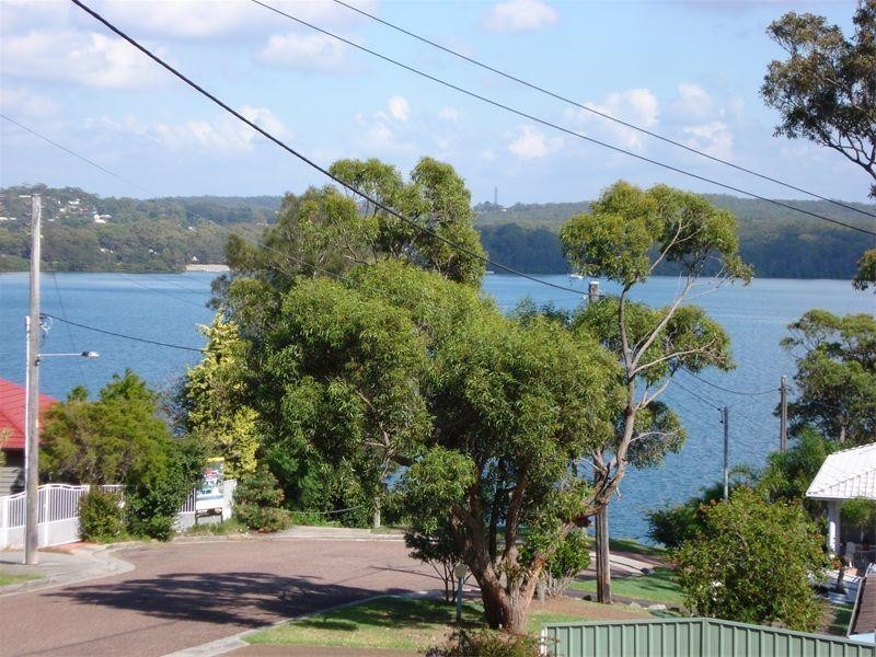 4 Alkira Street, Coal Point NSW 2283