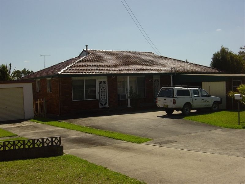 11 First street, Booragul NSW 2284