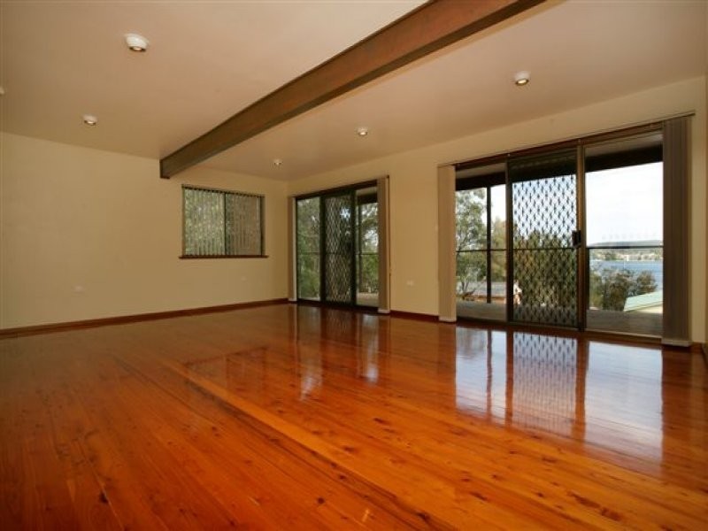 109 Bay Road, Bolton Point NSW 2283