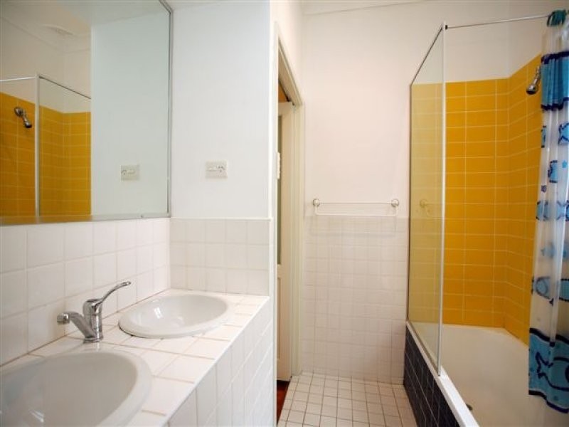 6 Sunlight Parade, Fishing Point NSW 2283