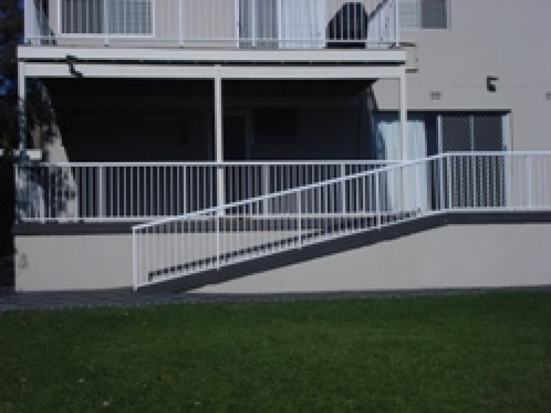 5 Laycock Street, Carey Bay NSW 2283