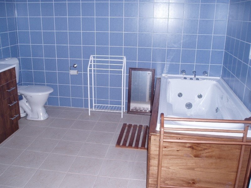 8 Buckland St, Mollymook NSW 2539