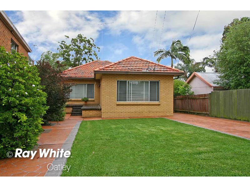 35 Beaumaris Crescent, Mortdale NSW 2223