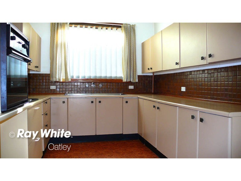 9 Barwon Road, Mortdale NSW 2223