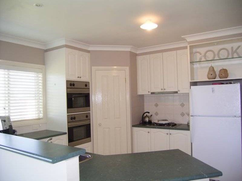 560 Daly Street, Lavington NSW 2641