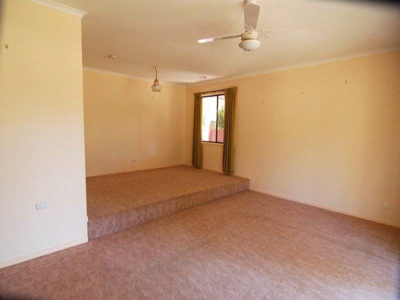 28 Kennedy St, Howlong NSW 2643