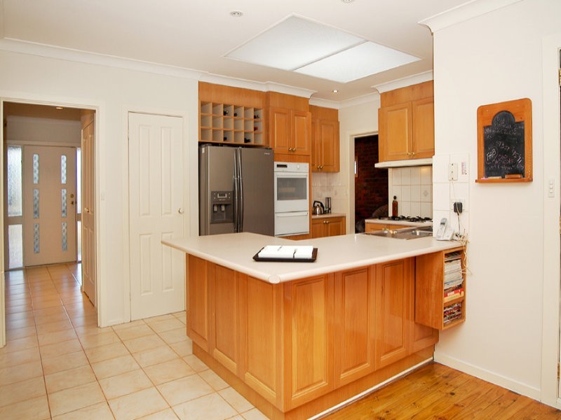 8 Endeavour Crescent, Westmeadows VIC 3049