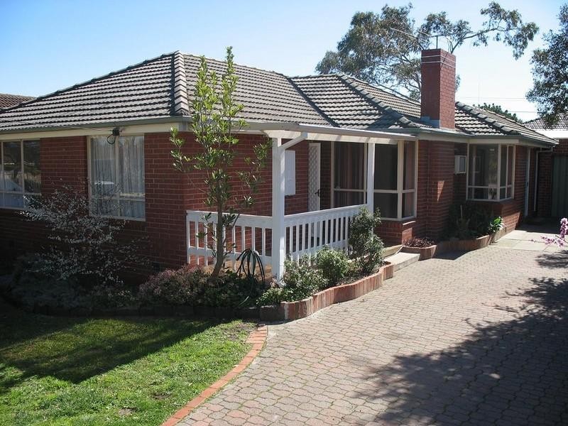 35 Christopher Crescent, Tullamarine VIC 3043