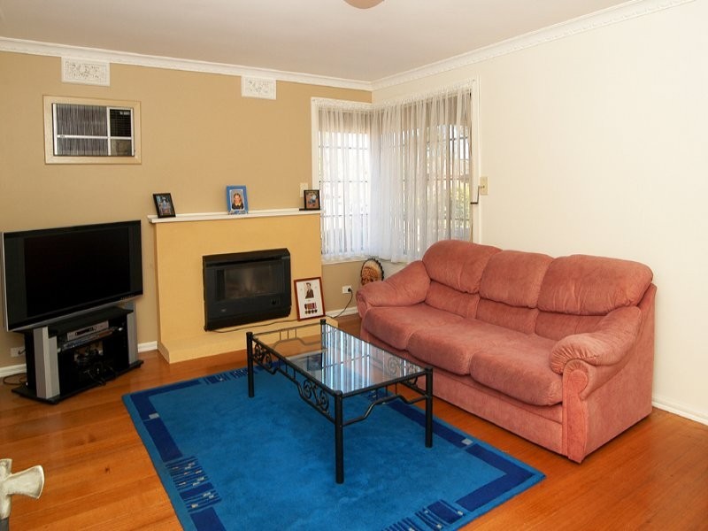 20 Christopher Crescent, Tullamarine VIC 3043