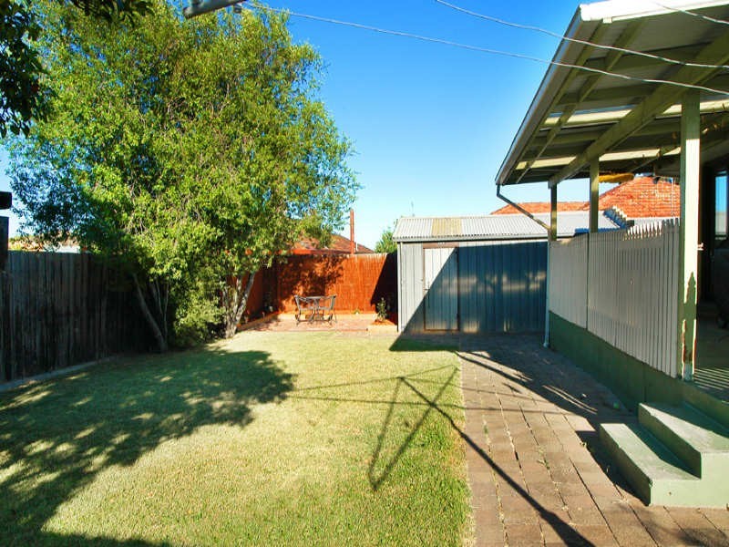 20 Christopher Crescent, Tullamarine VIC 3043